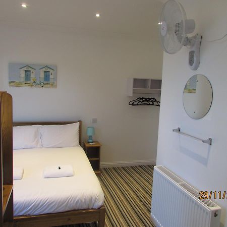 Charlotte Guest House Weymouth Bagian luar foto