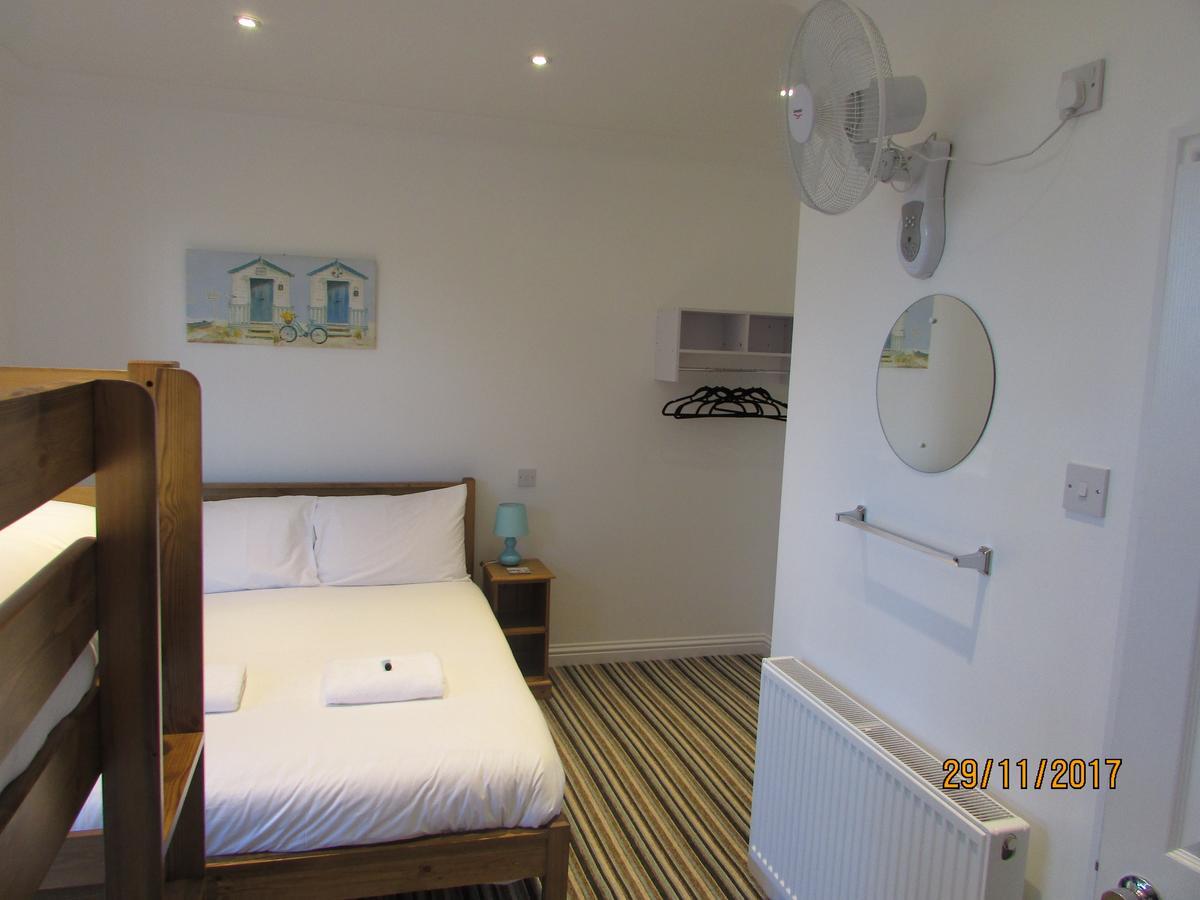 Charlotte Guest House Weymouth Bagian luar foto