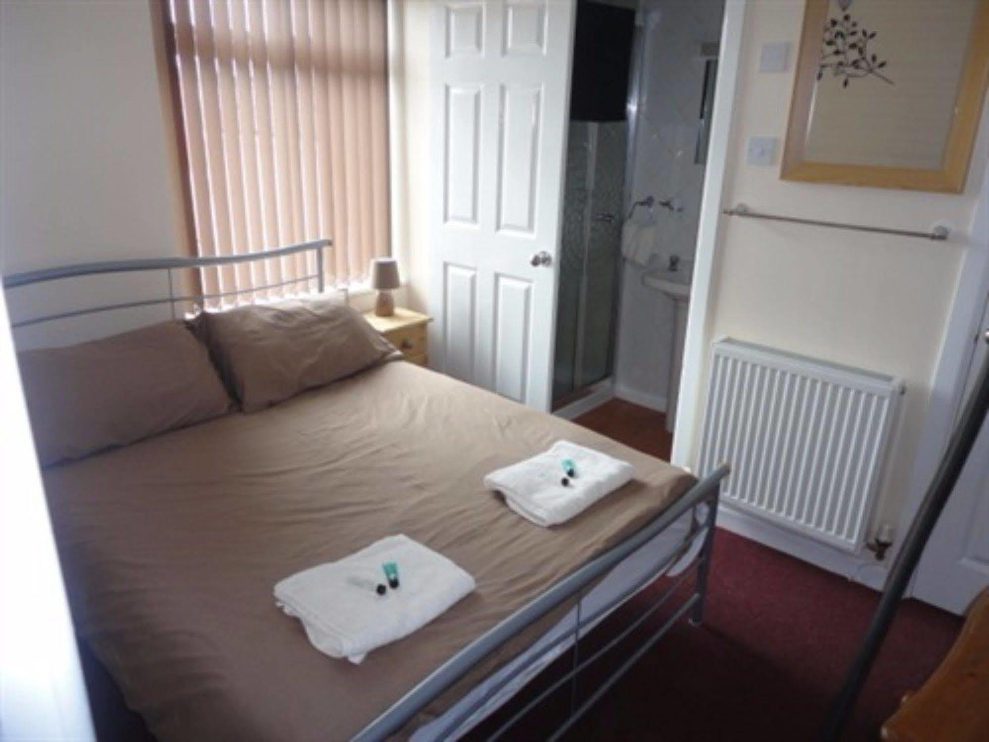 Charlotte Guest House Weymouth Bagian luar foto